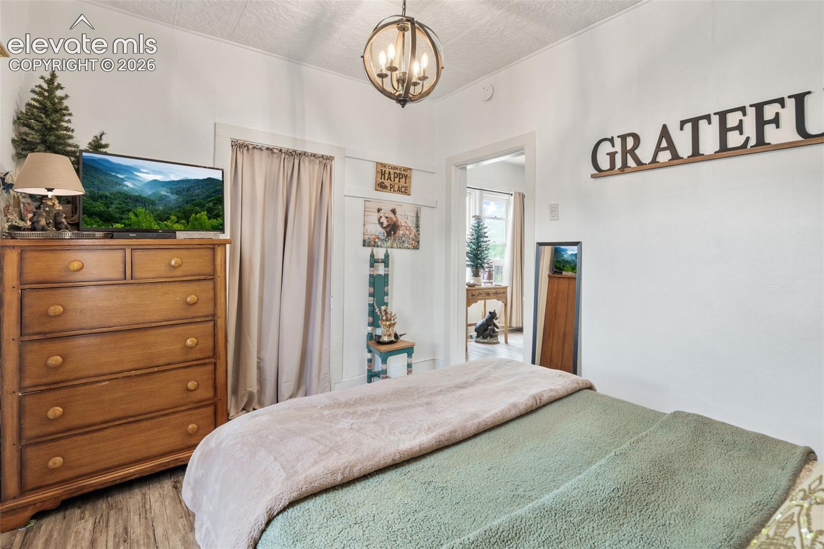 Listing photo 14 for 331 E Golden Avenue