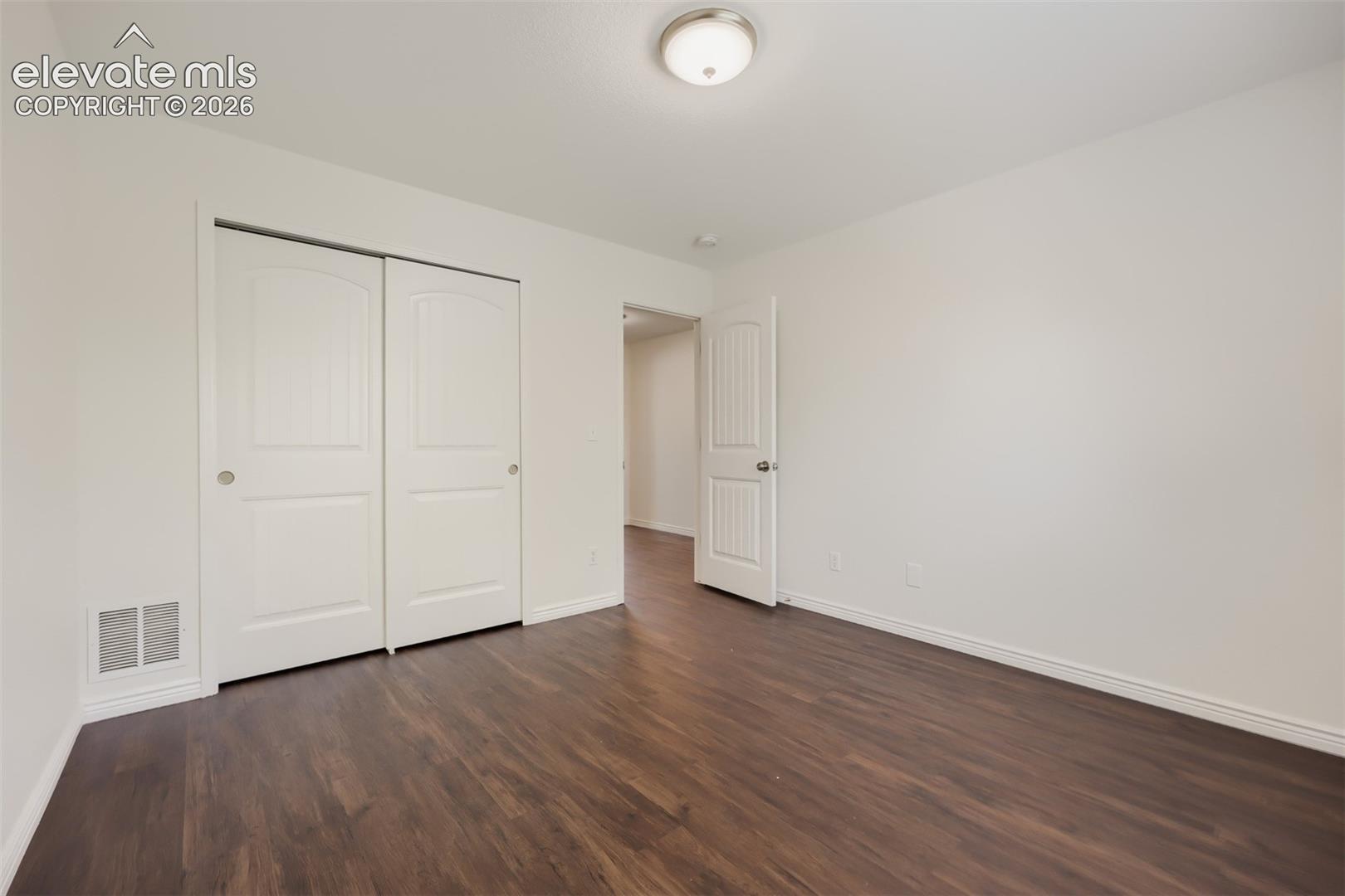 Listing photo 13 for 2496 Sierra Springs Drive