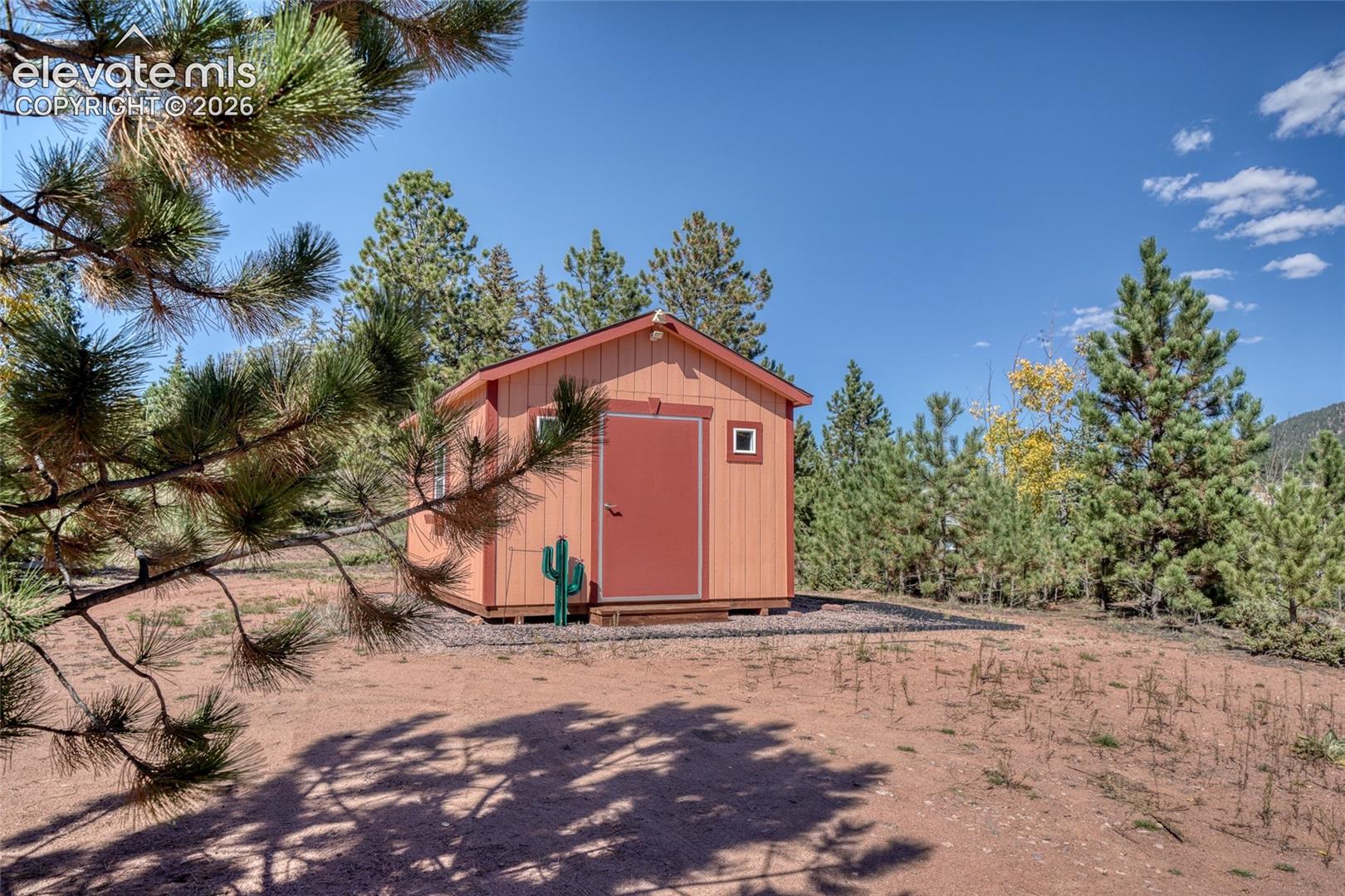 Listing photo 37 for 1867 Woodland Avenue