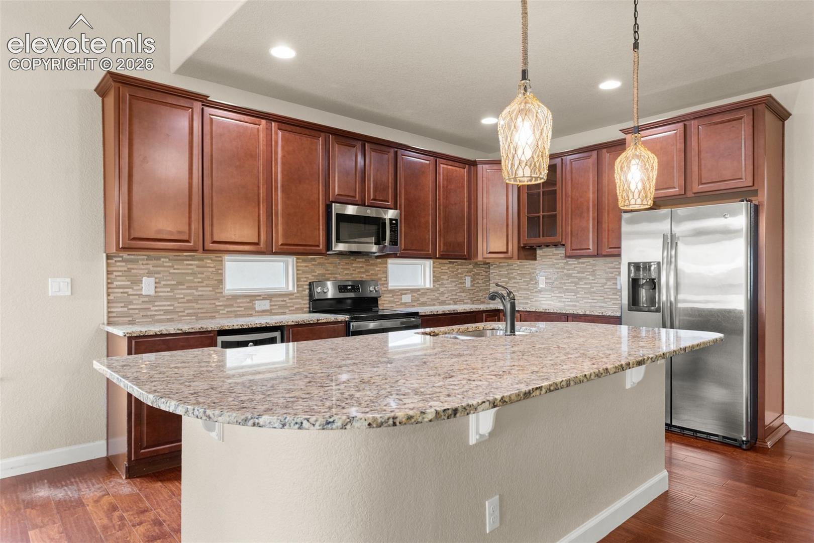 Listing photo 3 for 7551 Dutch Loop