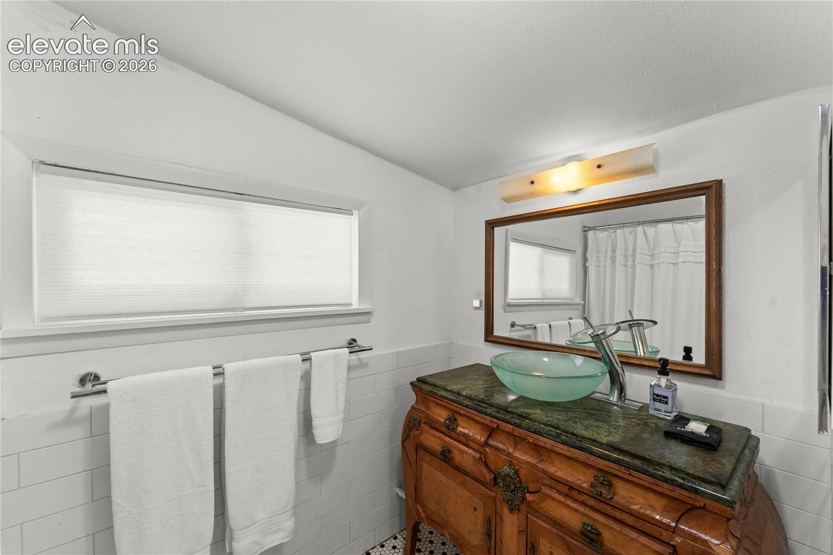 Listing photo 19 for 2706 W Pikes Peak Avenue