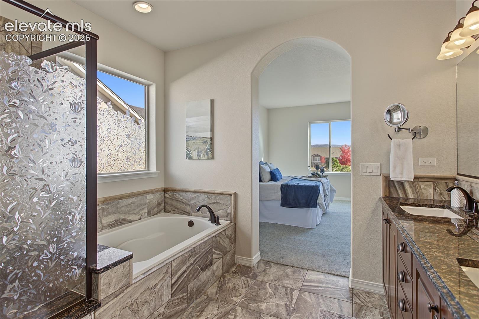 Listing photo 19 for 15621 Lake Mist Drive