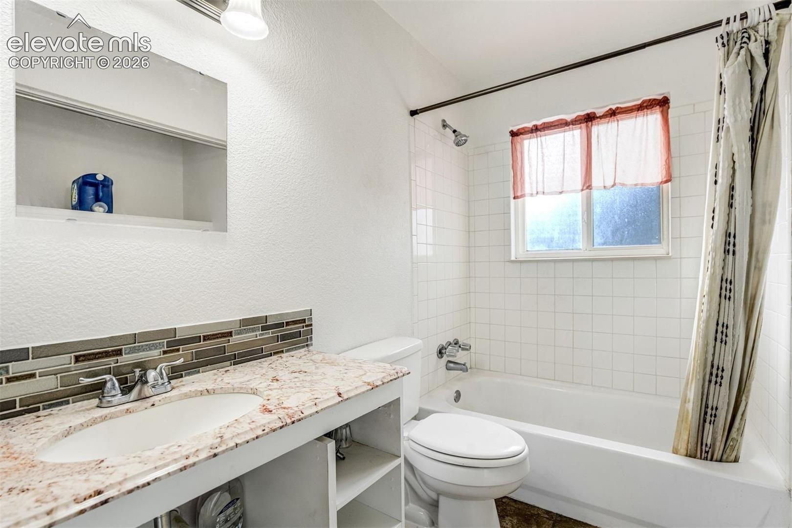 Listing photo 28 for 3415 Bridgewood Lane