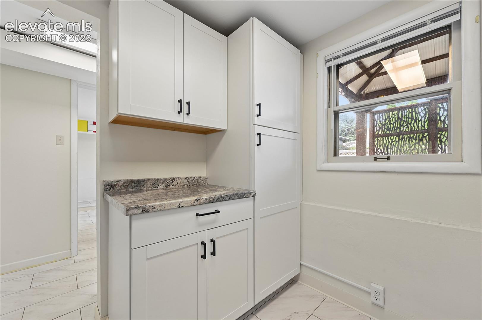 Listing photo 33 for 801 Westacres Avenue