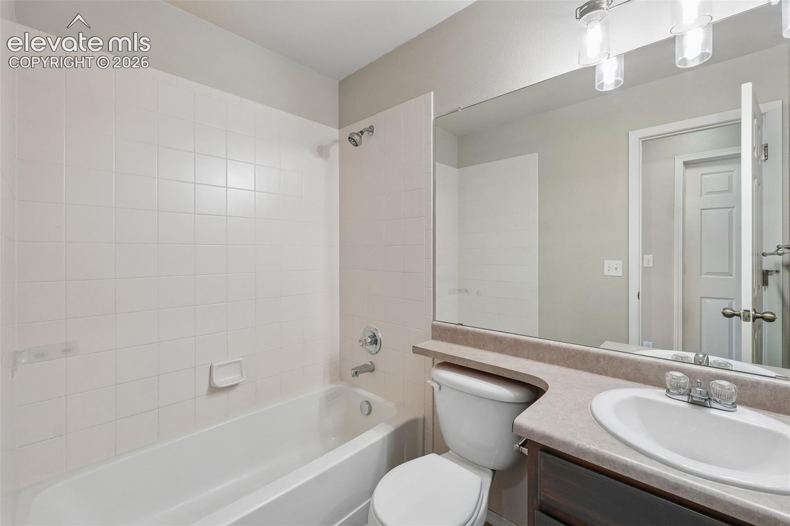 Listing photo 15 for 7174 Araia Drive