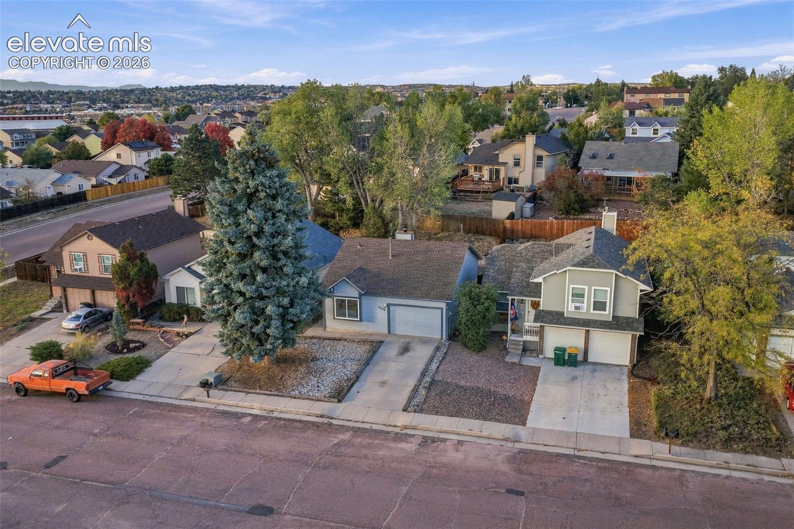 Listing photo 34 for 6430 Lonsdale Drive