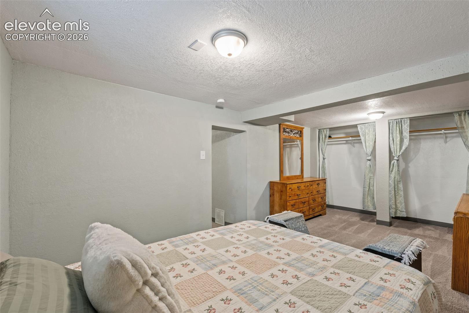 Listing photo 35 for 1726 E Evans Avenue