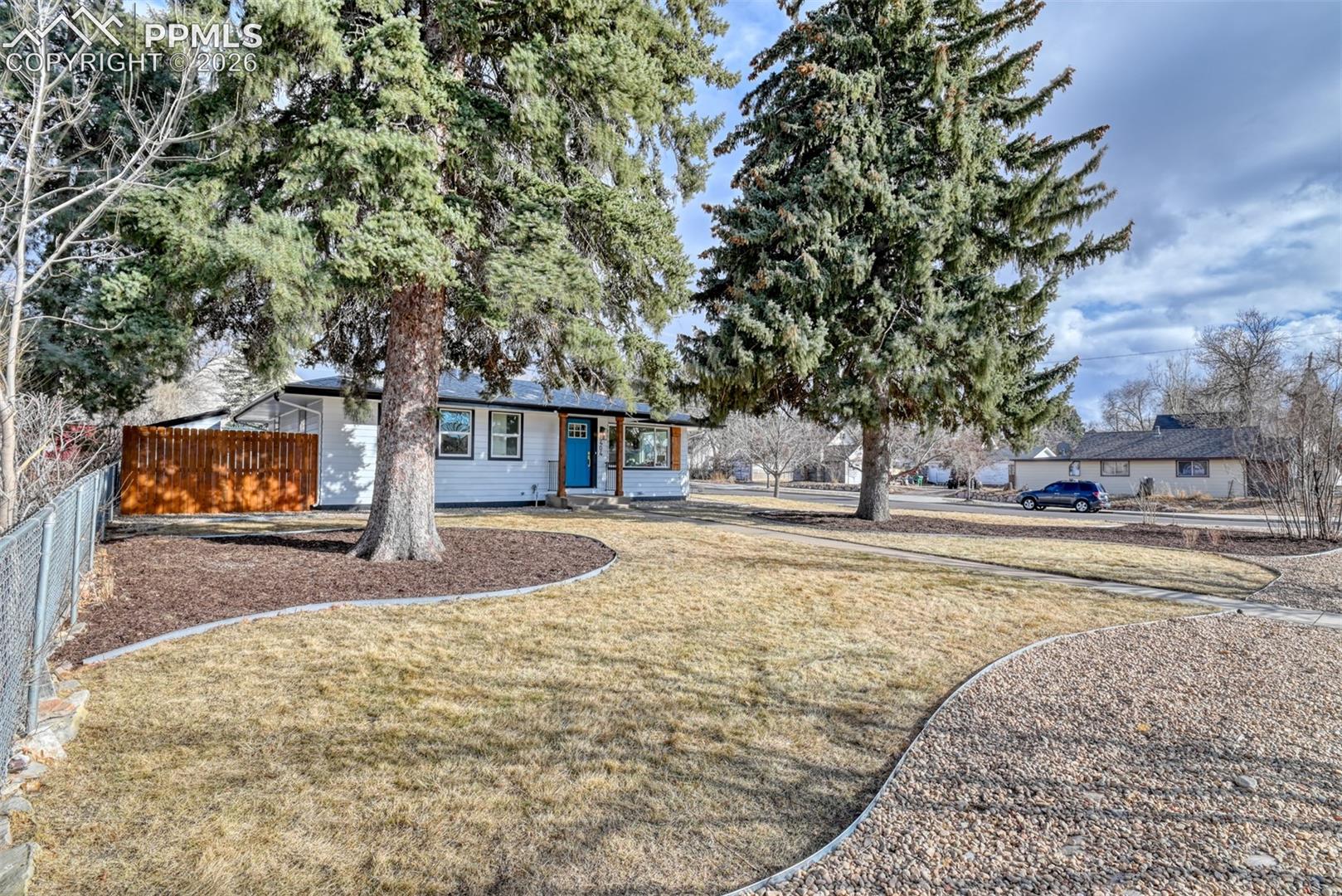 Listing photo 6 for 404 Front Street