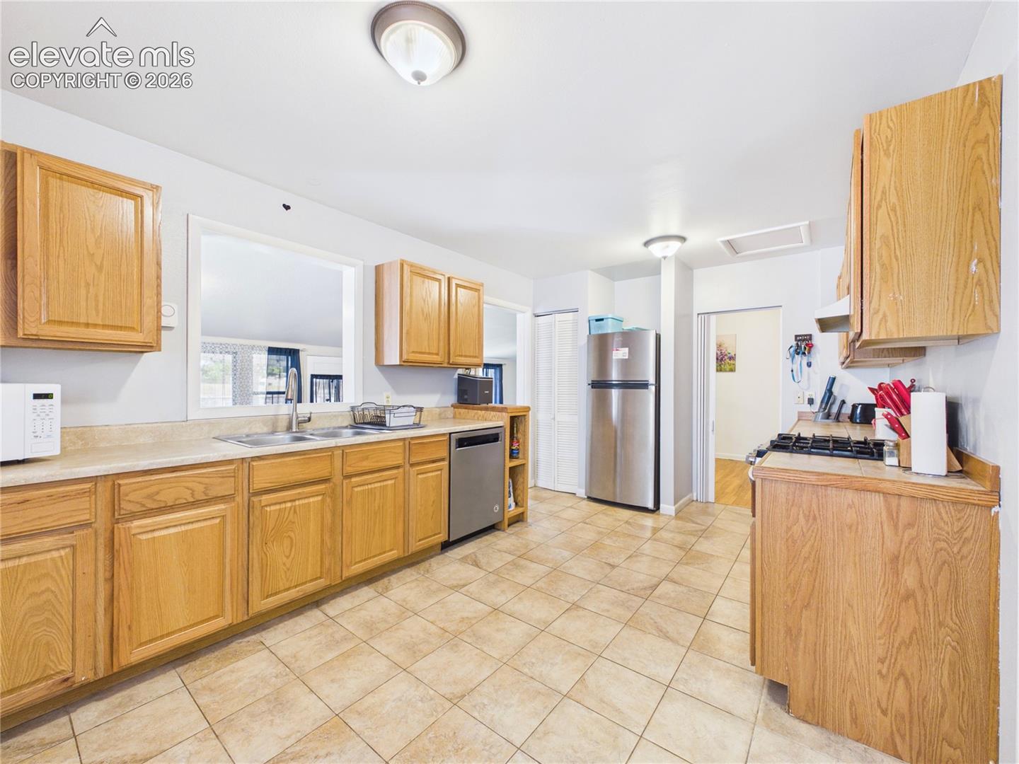 Listing photo 11 for 1615 Englewood Drive