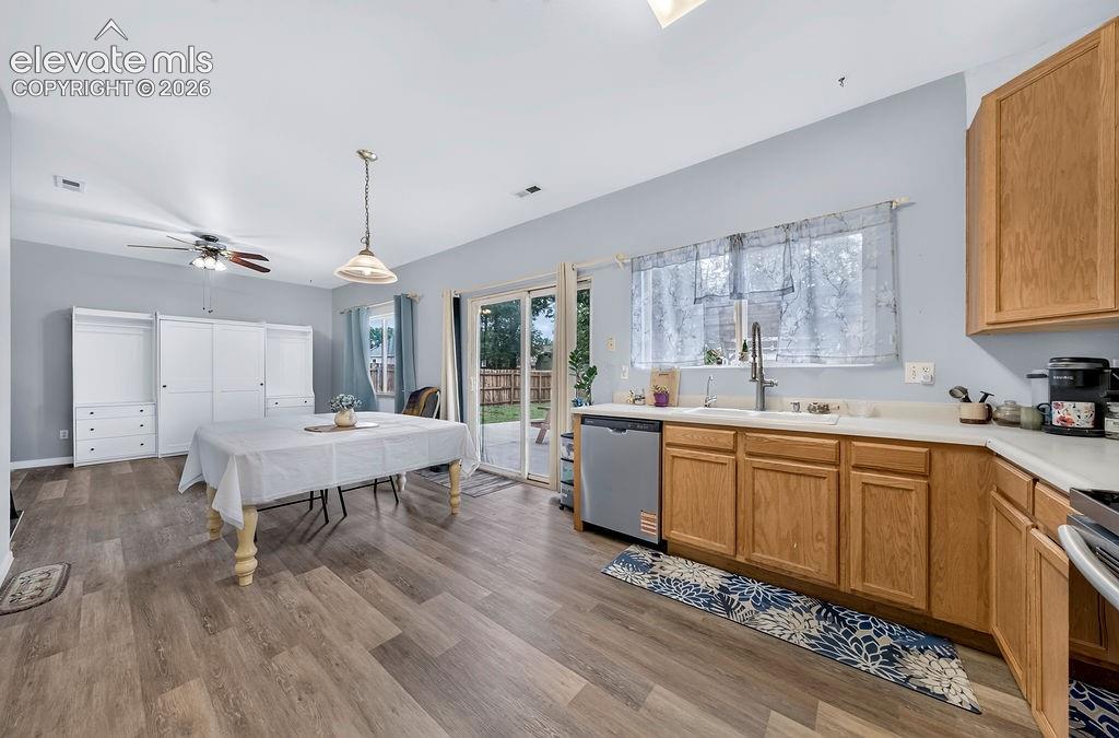 Listing photo 17 for 818 Hayloft Lane