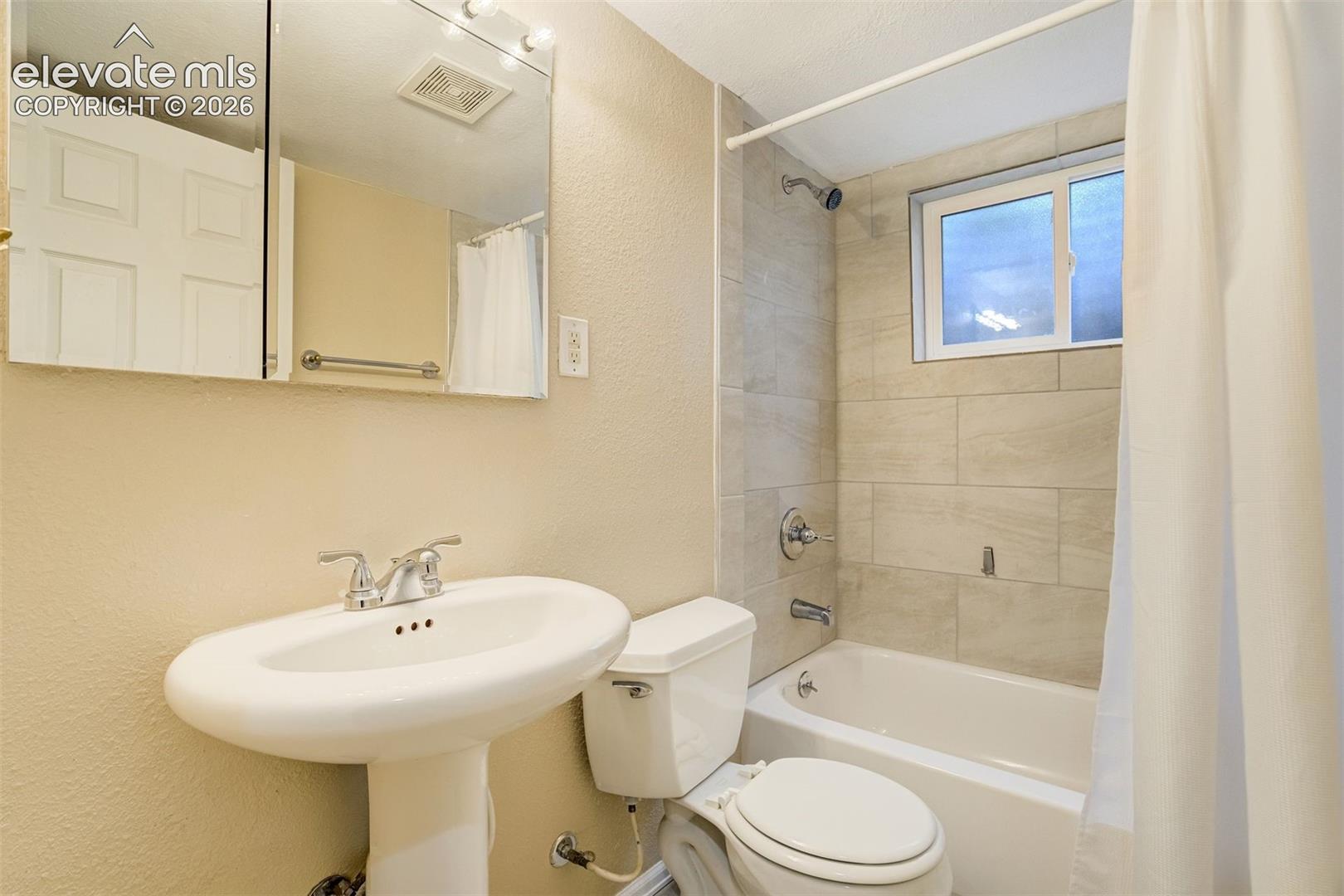 Listing photo 33 for 314 Cobblestone Drive