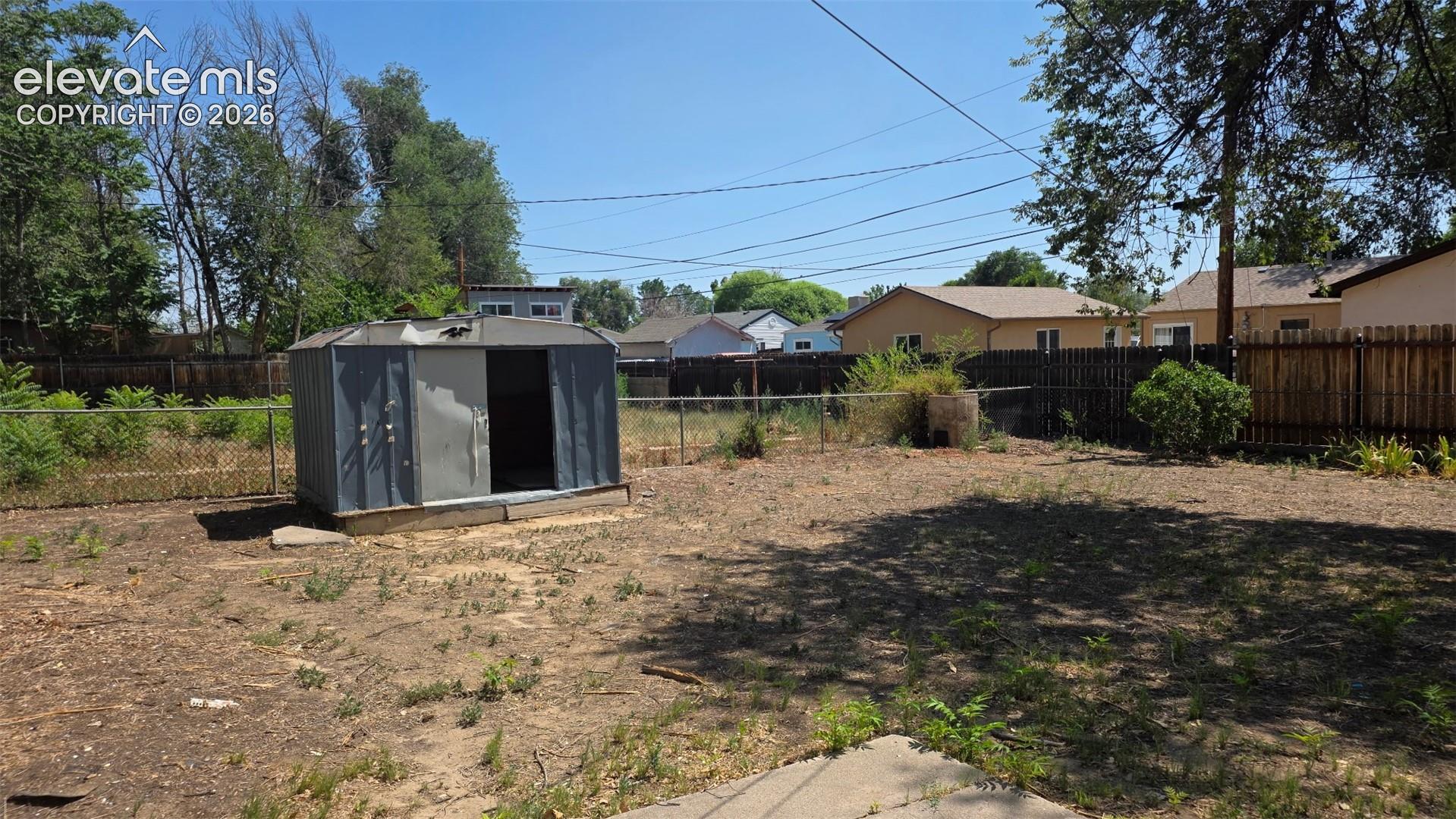 Listing photo 16 for 2640 Forsythia Street