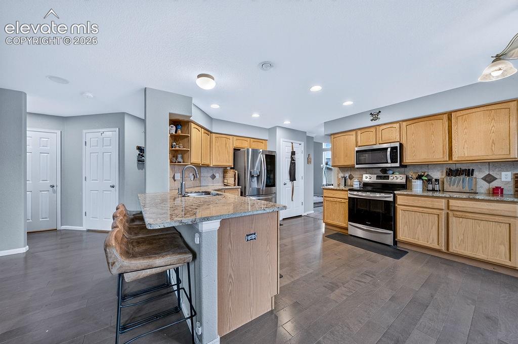 Listing photo 11 for 7239 Gardenstone Drive