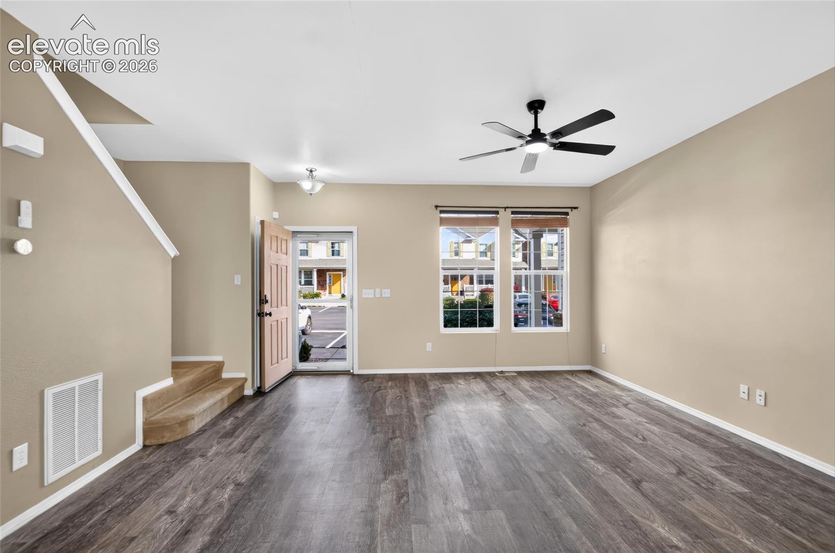 Listing photo 4 for 10576 Wells Point