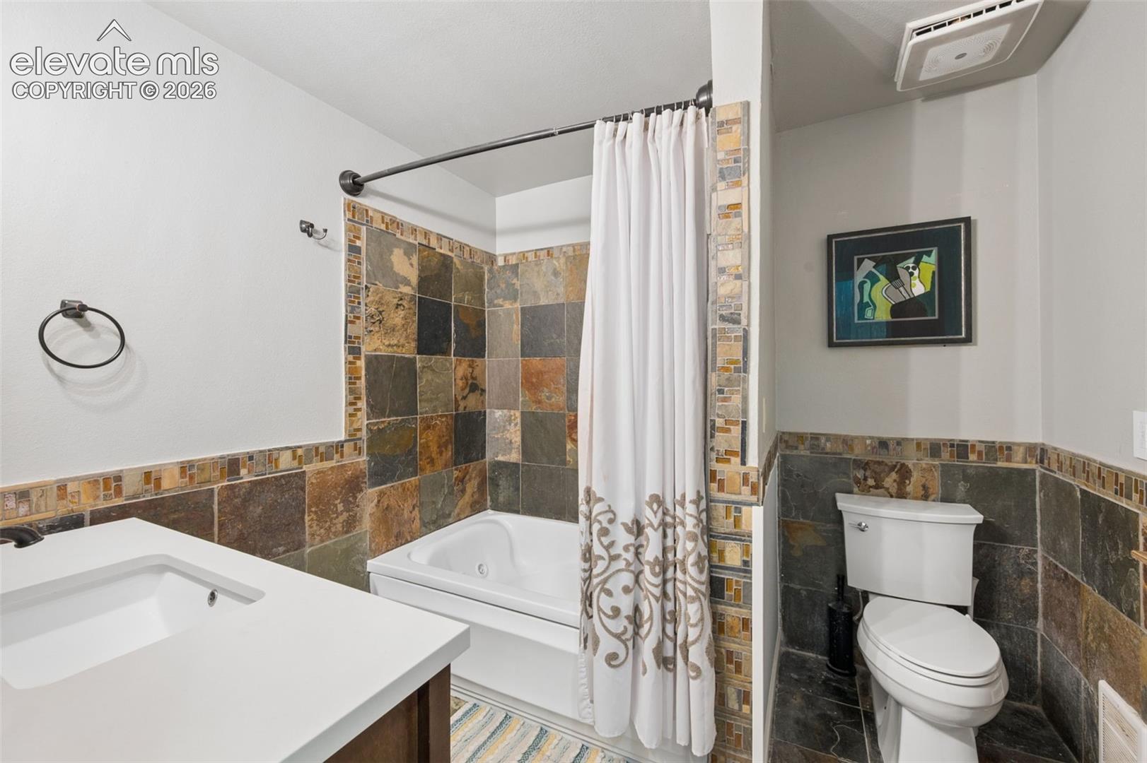 Listing photo 26 for 14015 Timber Grove Lane