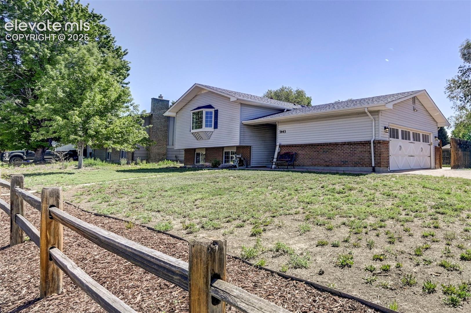Listing photo 2 for 7443 Franconia Drive