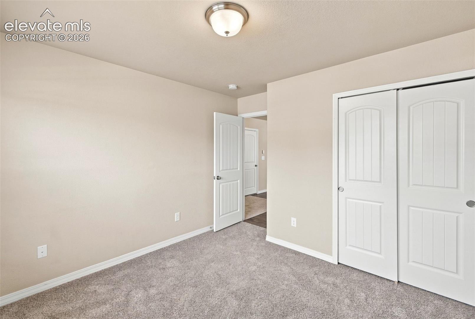 Listing photo 9 for 10864 Traders Parkway