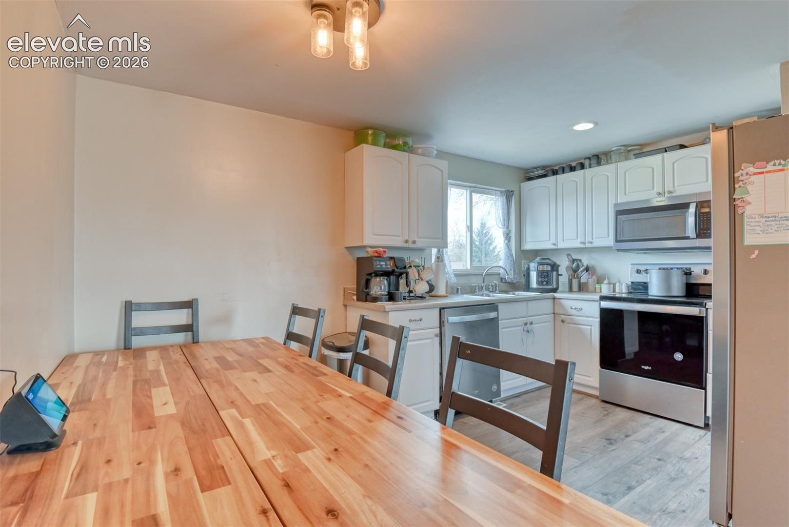 Listing photo 13 for 1530 Leigh Lane