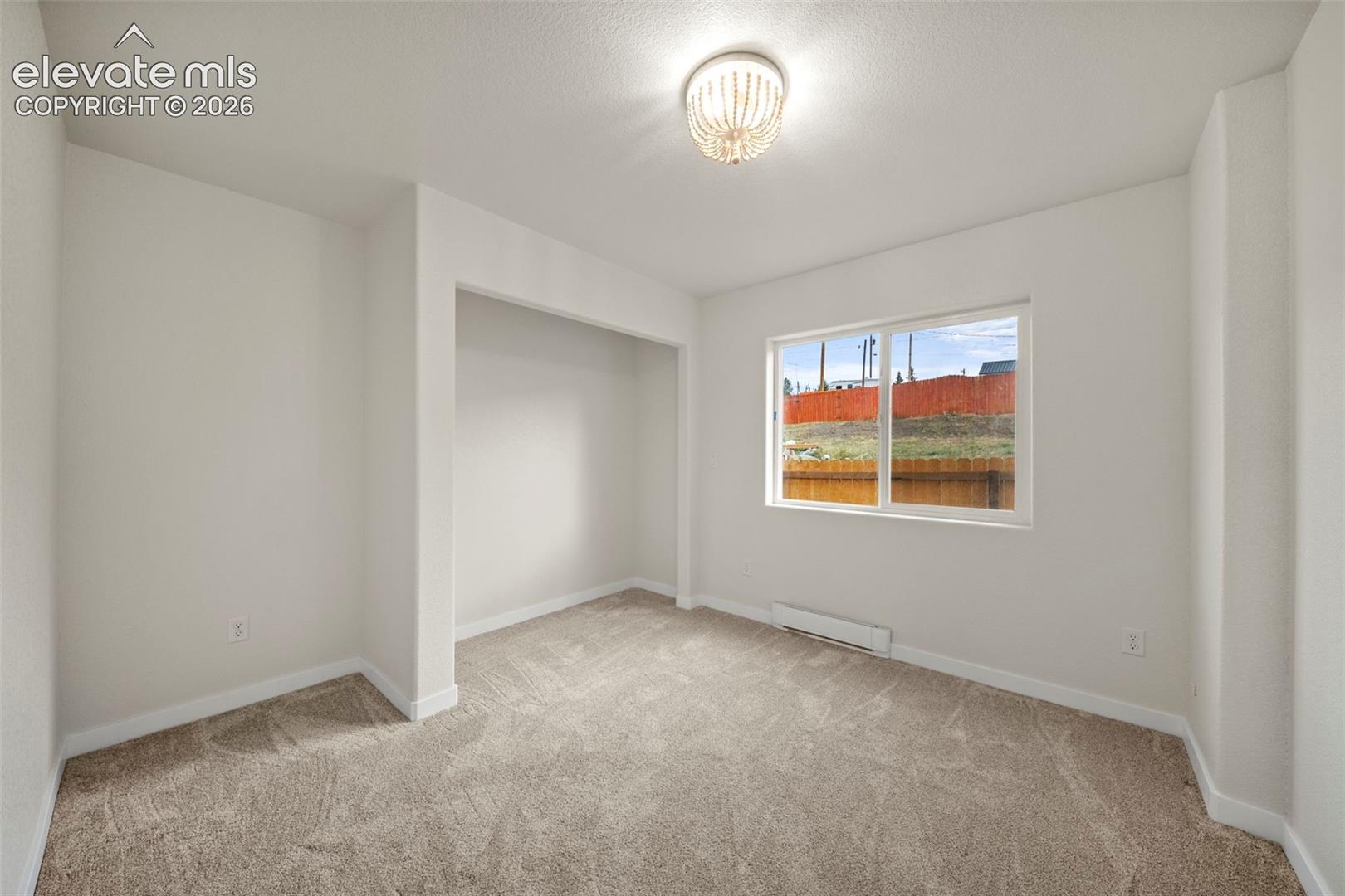 Listing photo 12 for 107 E May Avenue