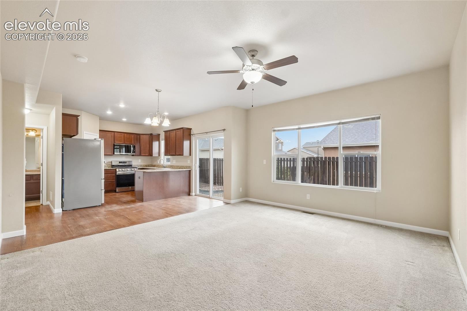 Listing photo 3 for 11528 Louvre Point
