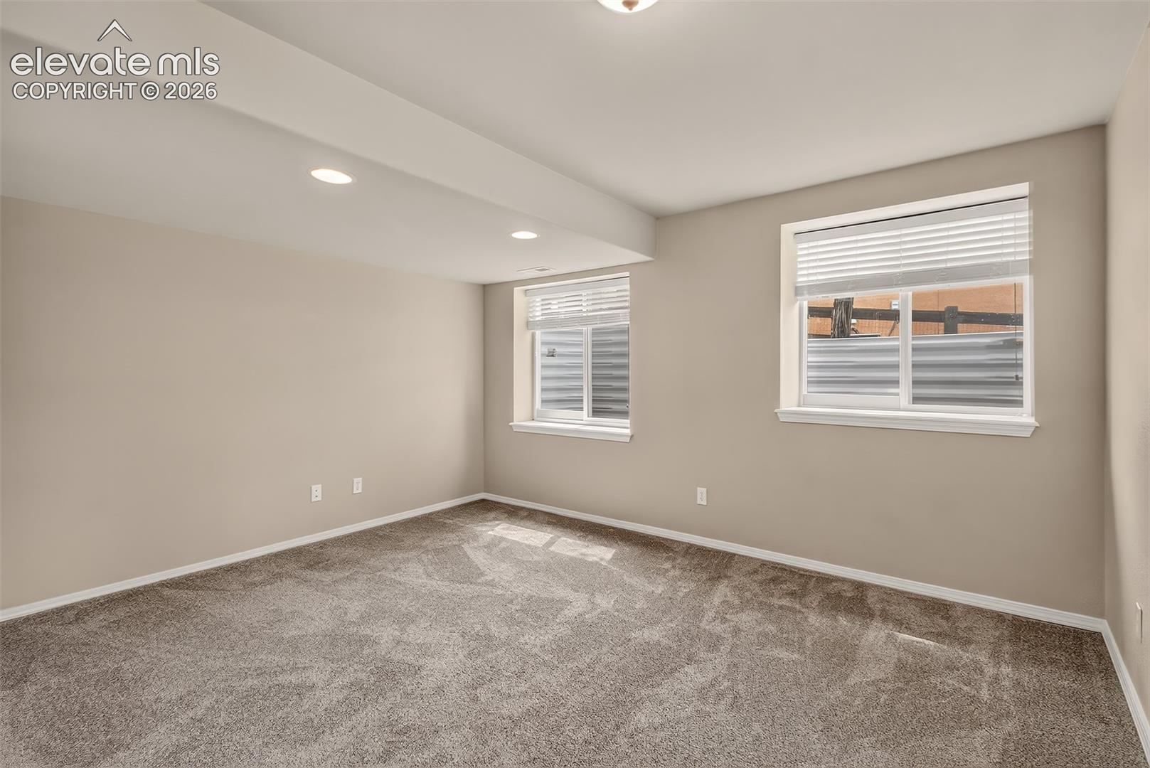 Listing photo 38 for 1136 Lawn Lake Trail