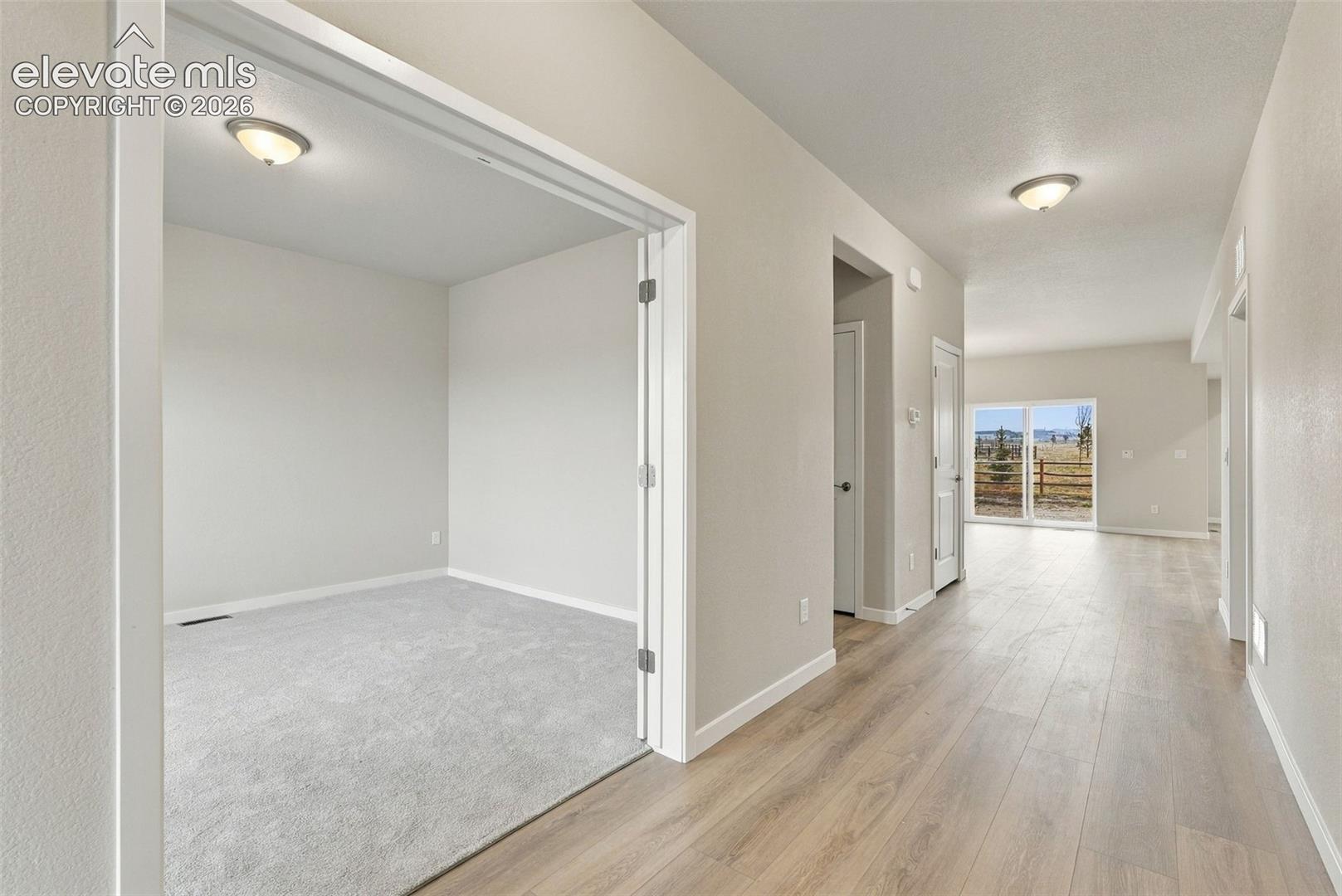 Listing photo 2 for 13586 Crooked Hill Drive