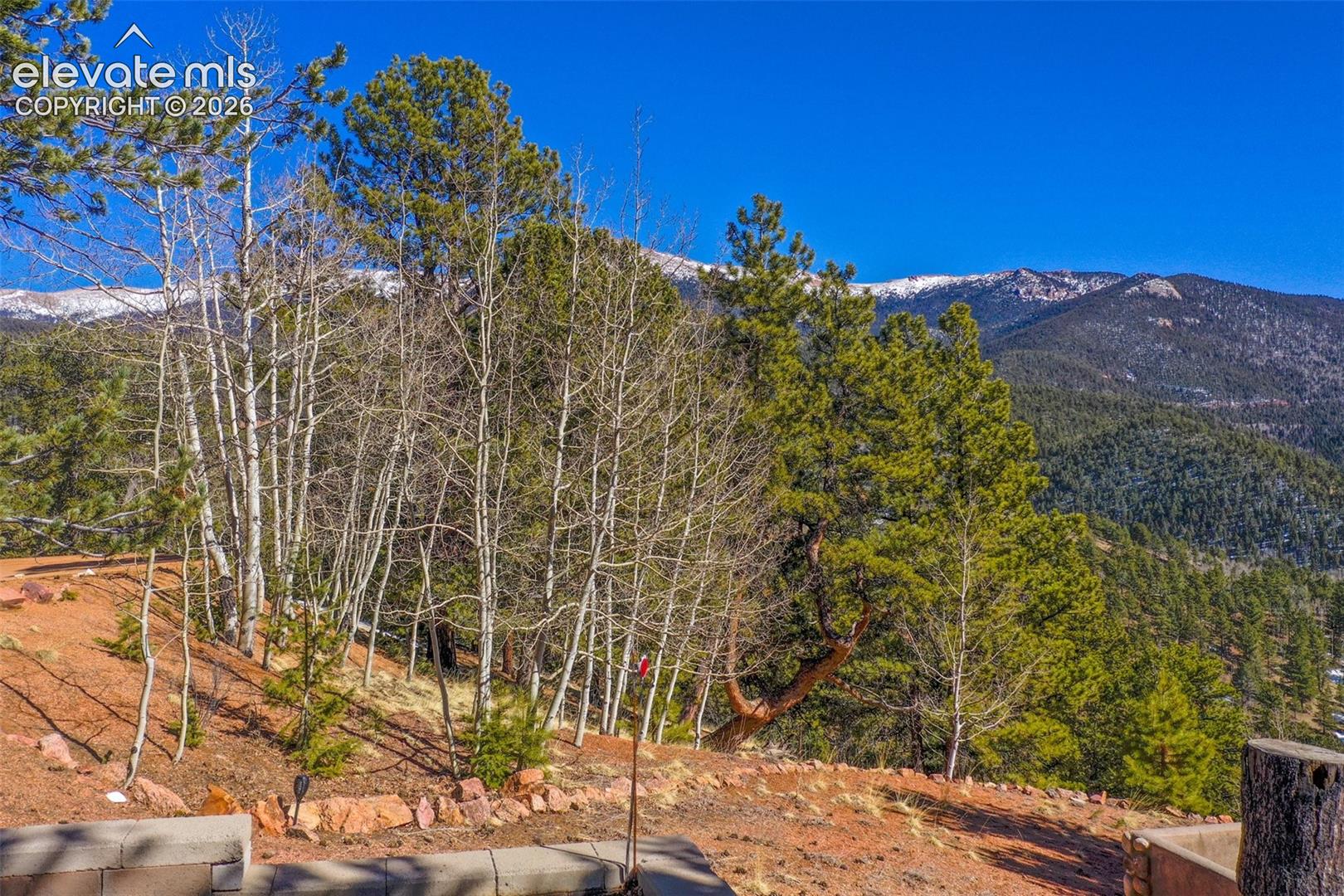 Listing photo 12 for 493 Horseshoe Drive