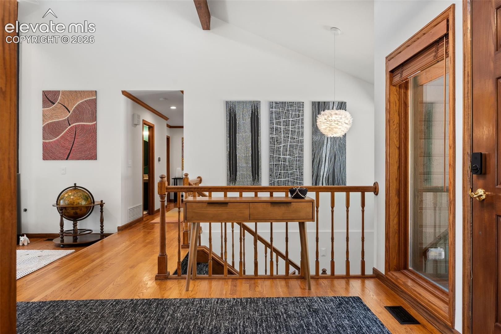 Listing photo 5 for 1675 Oakwood Drive