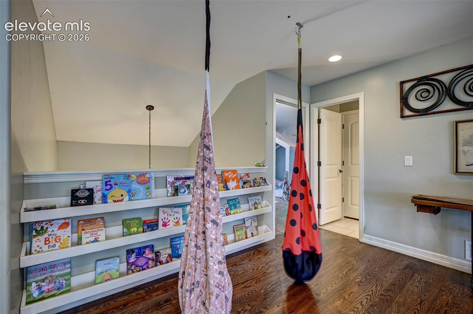 Listing photo 23 for 10249 Mt Lincoln Drive