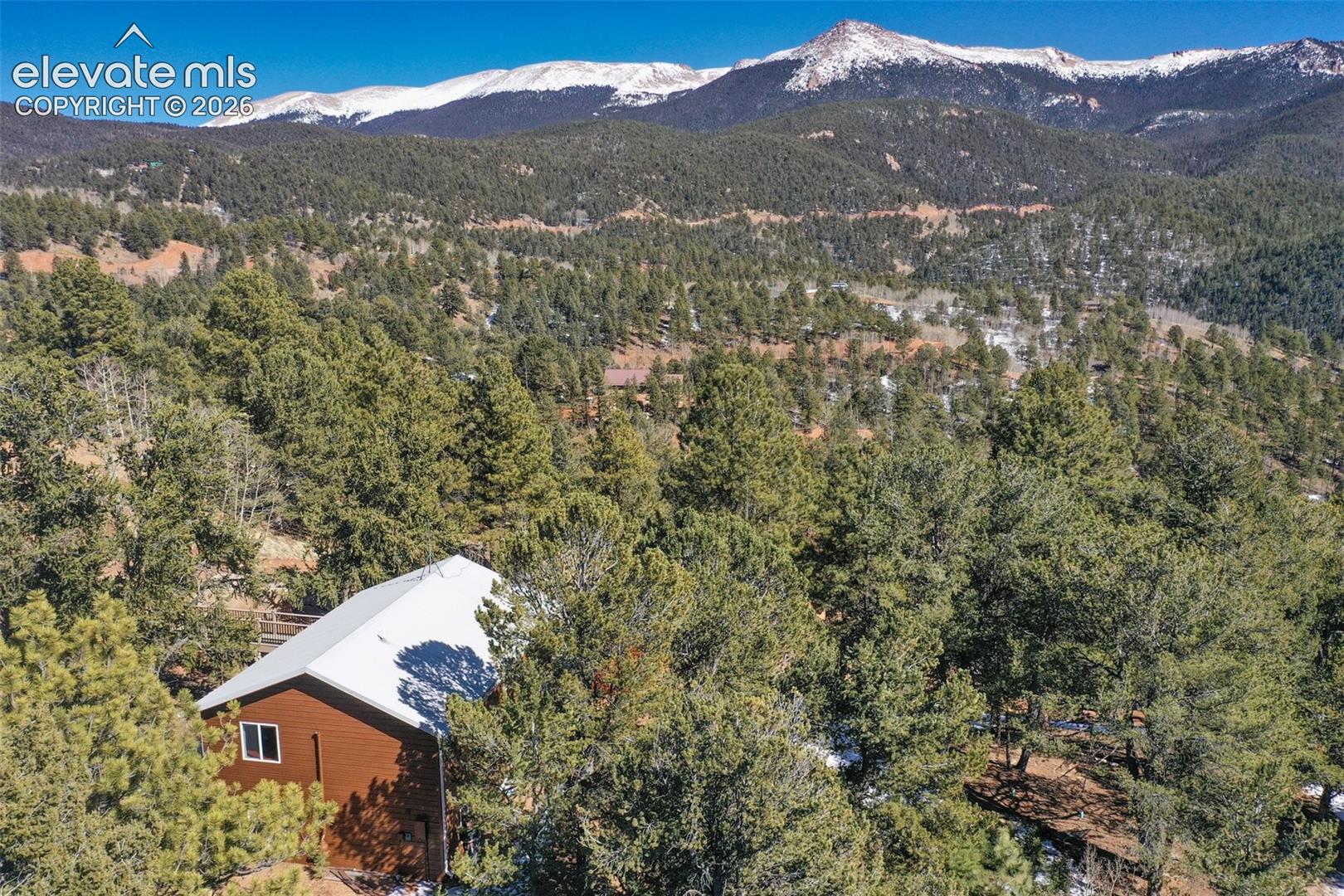 Listing photo 2 for 493 Horseshoe Drive