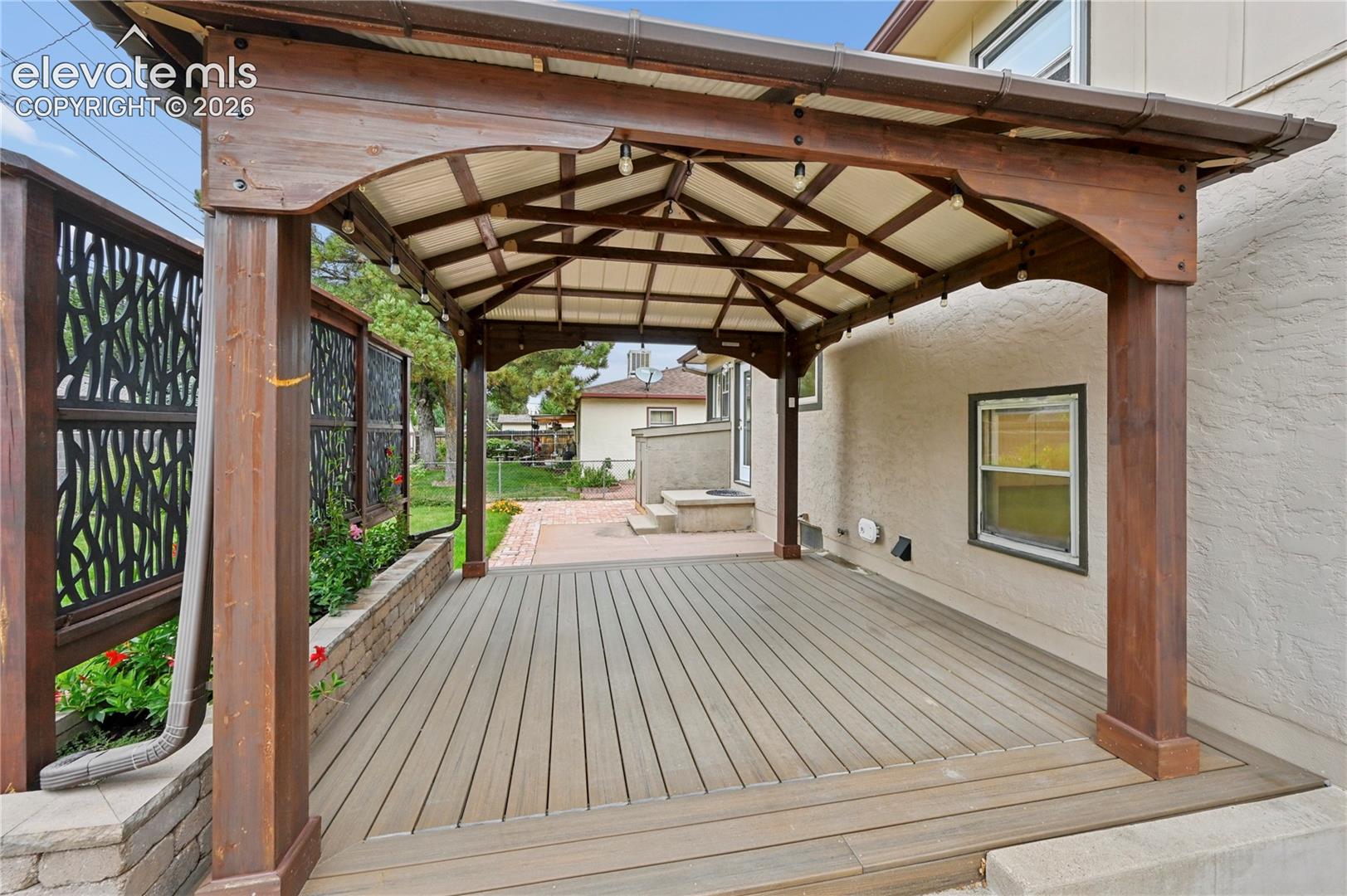 Listing photo 47 for 801 Westacres Avenue