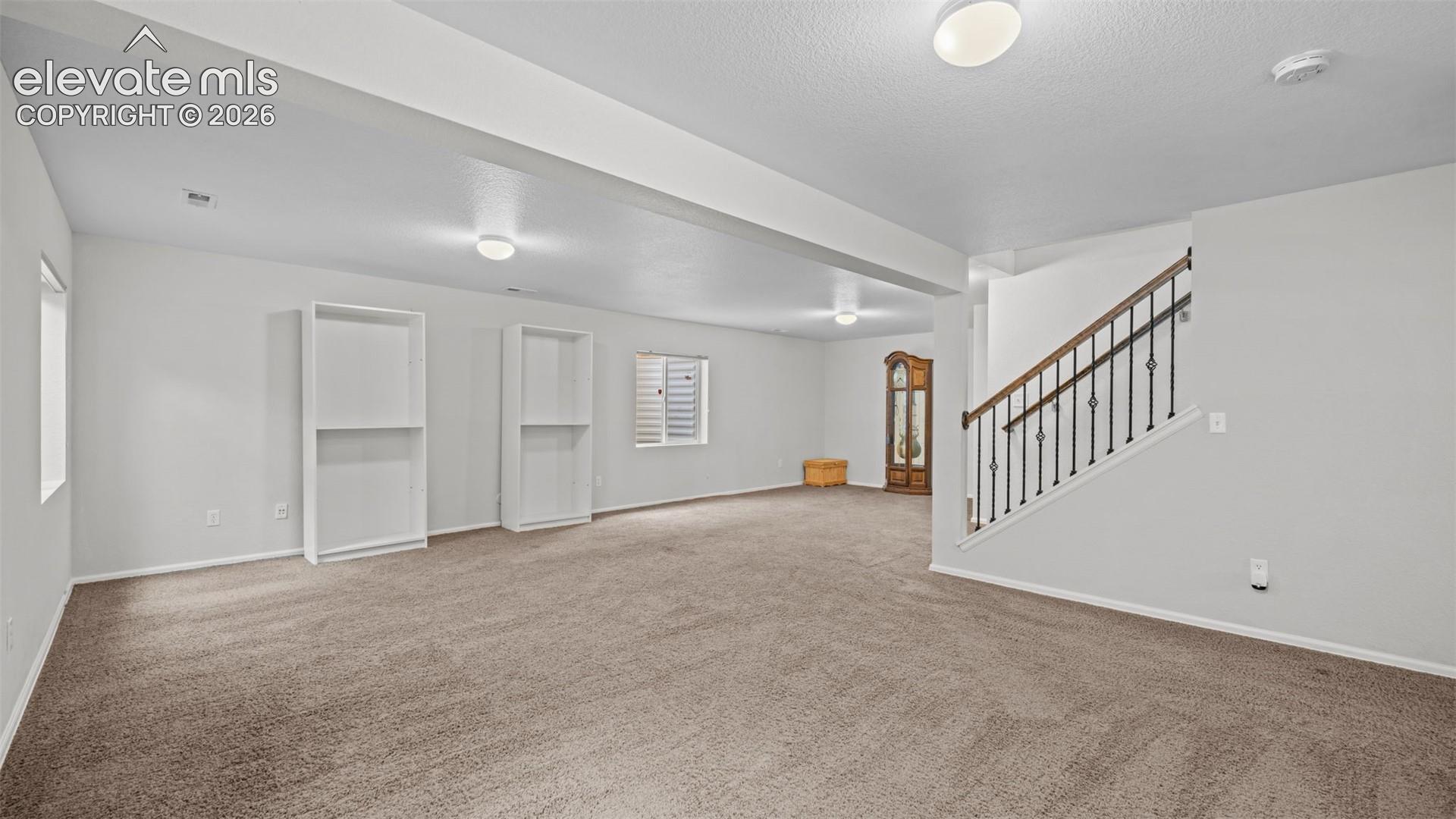 Listing photo 25 for 8068 Hollygrape Lane
