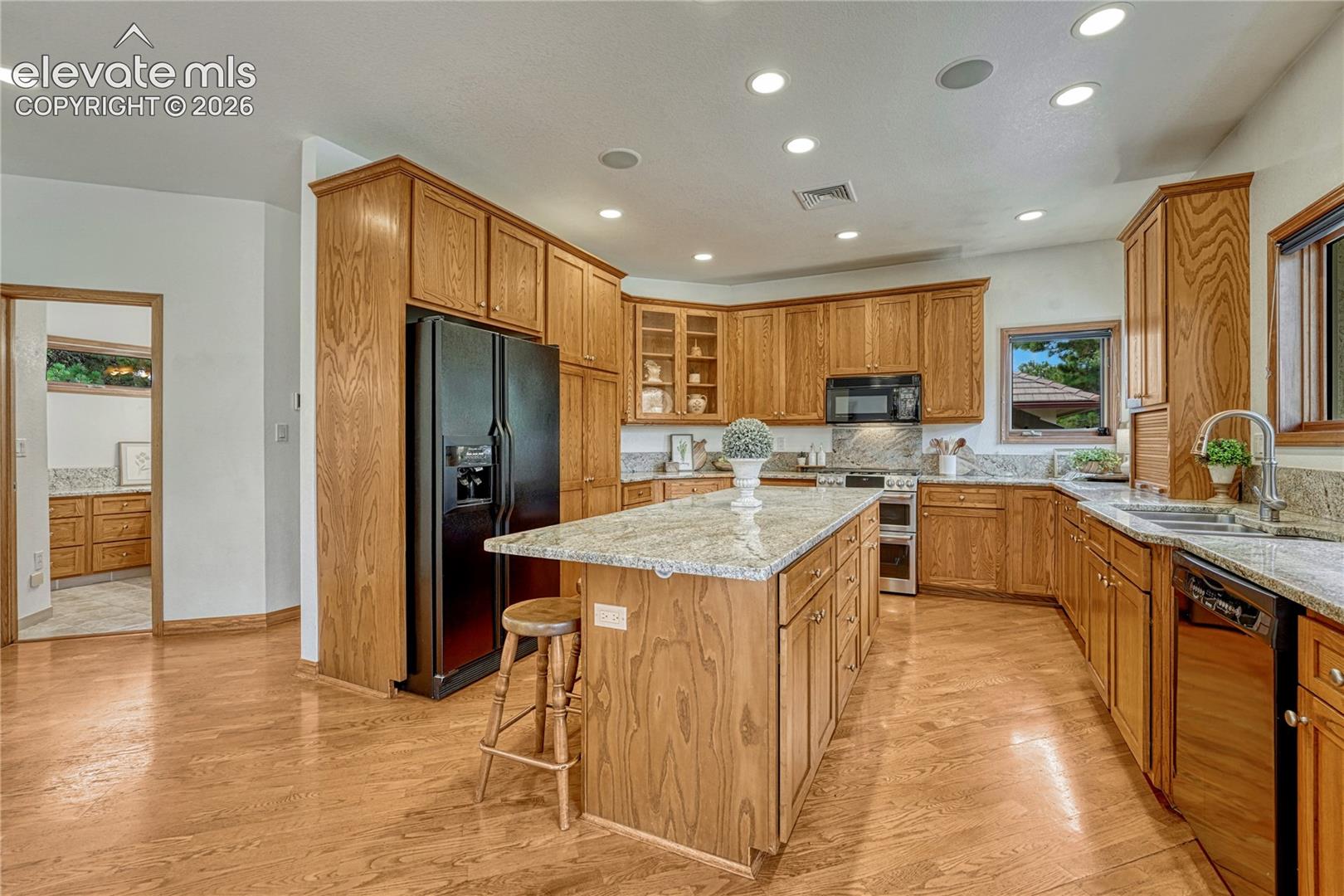 Listing photo 18 for 19435 Sherwood Trail