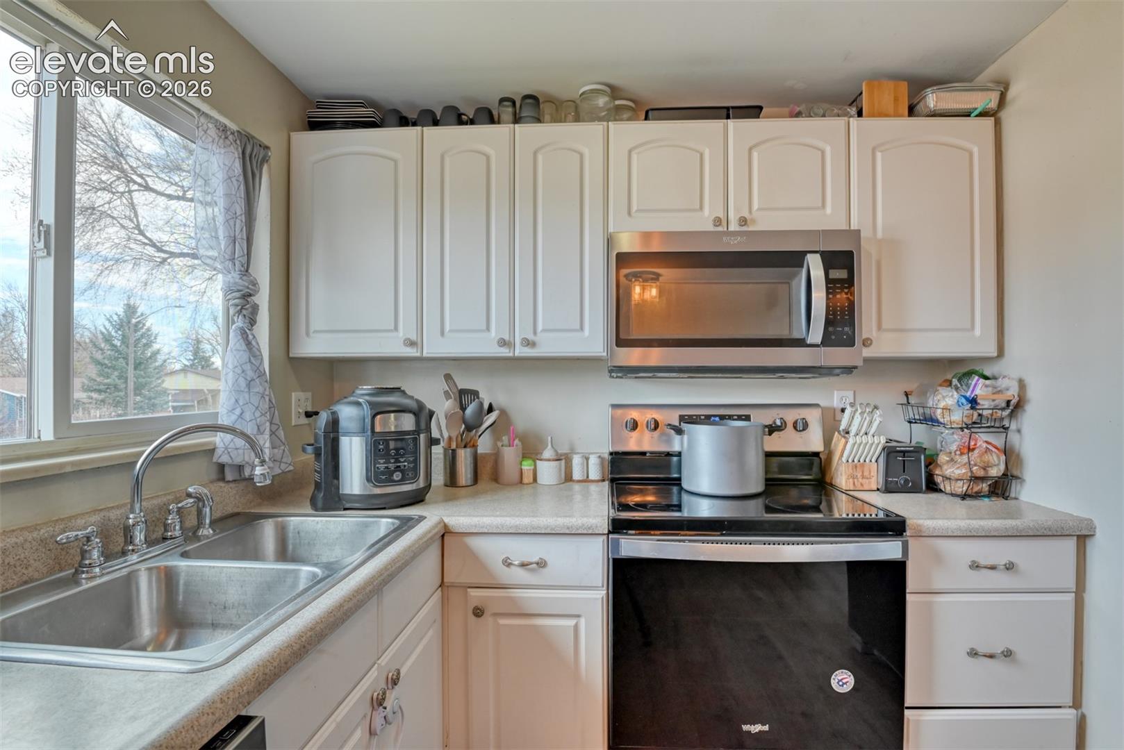 Listing photo 9 for 1530 Leigh Lane
