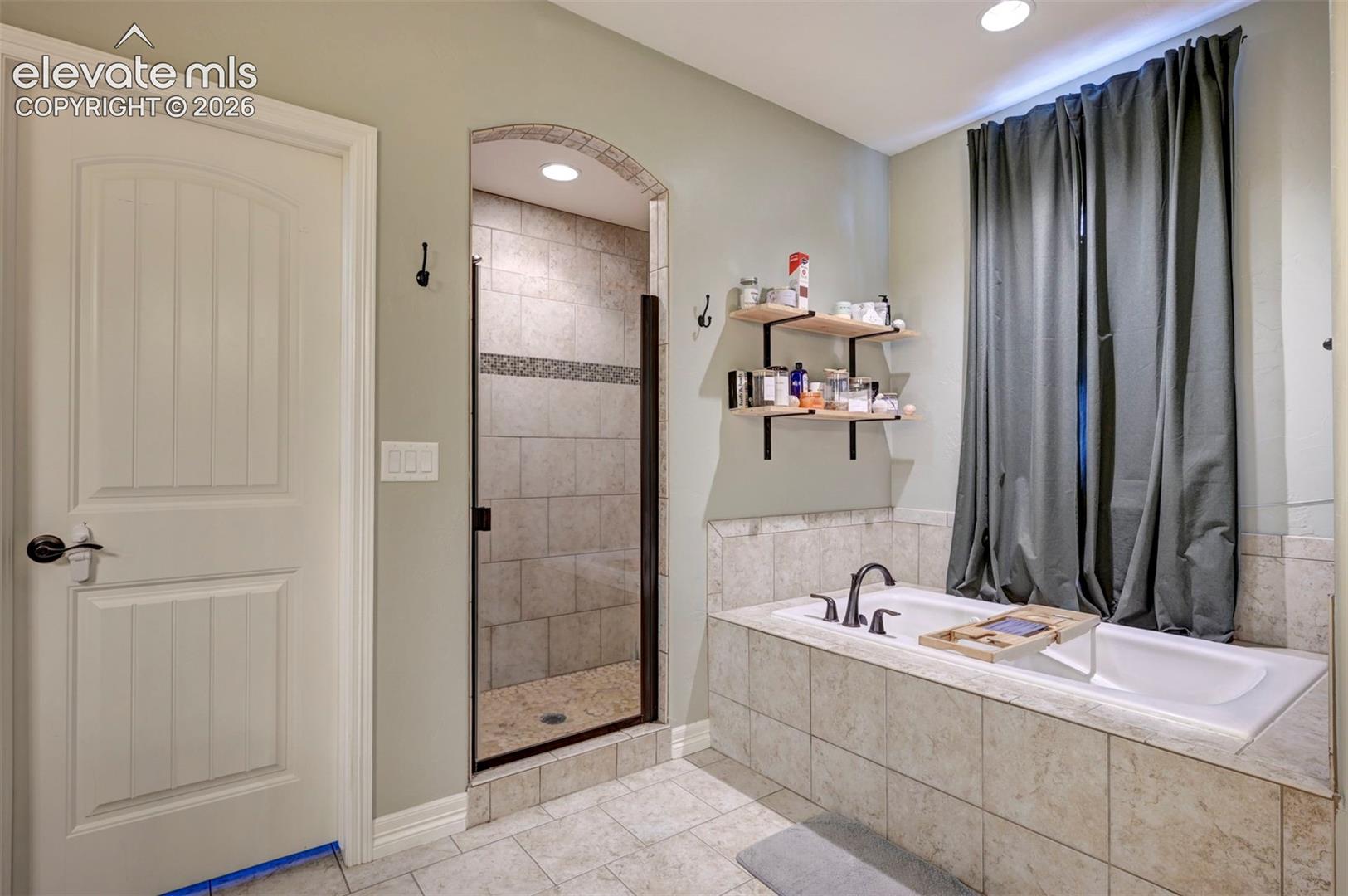 Listing photo 35 for 10249 Mt Lincoln Drive
