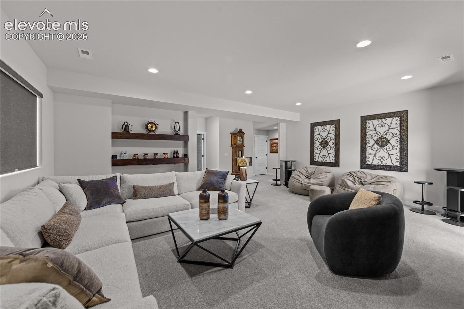 Listing photo 45 for 6575 Vistancia Avenue