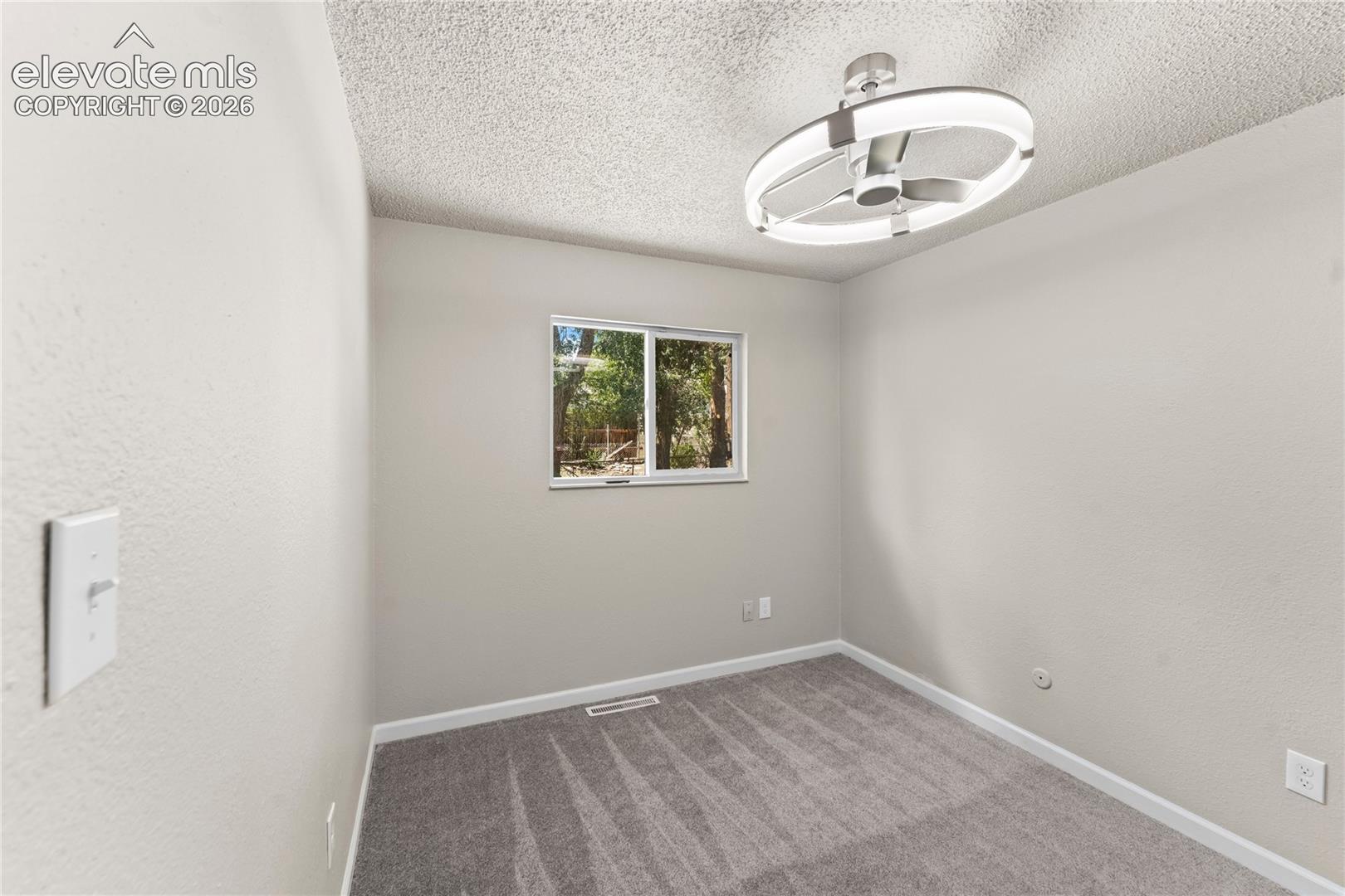 Listing photo 16 for 1214 Burnham Street