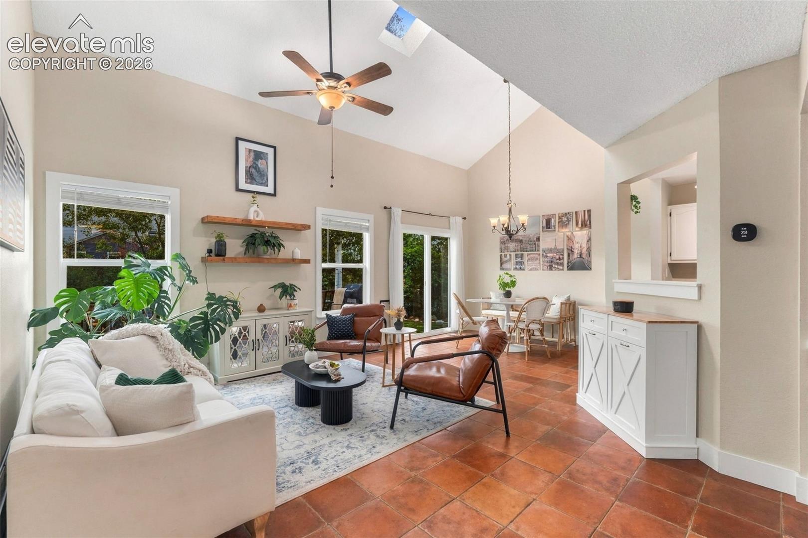 Listing photo 9 for 271 N Holcomb Circle