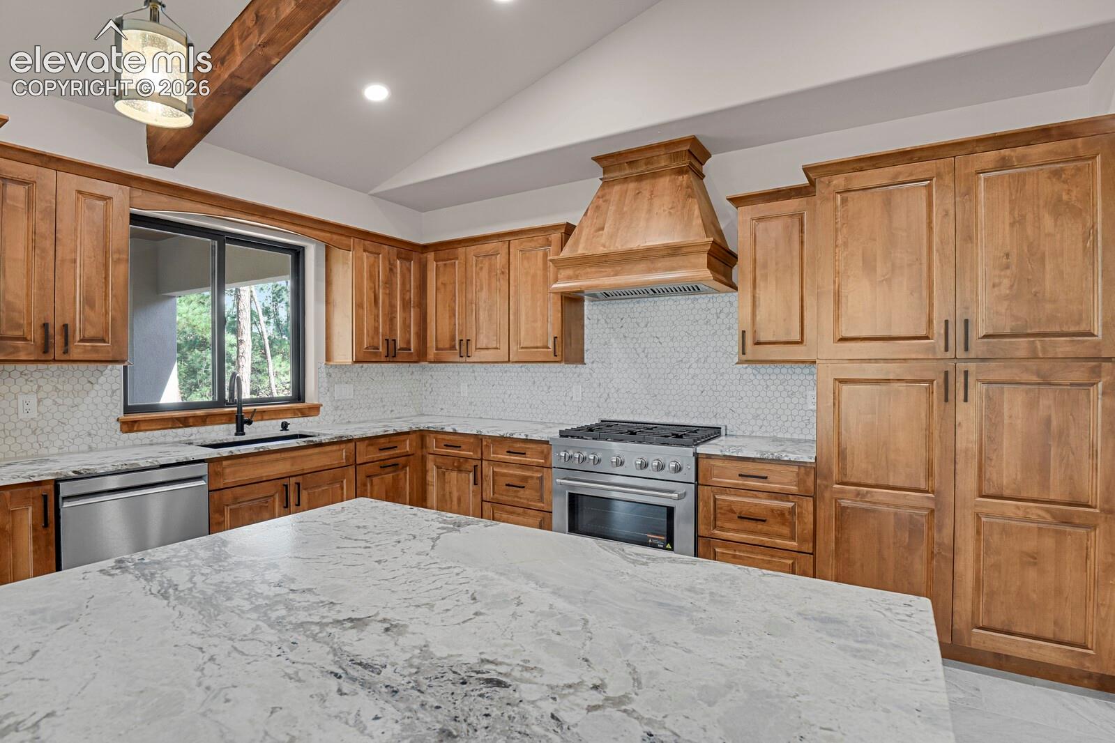 Listing photo 4 for 19020 Burnt Leaf Way
