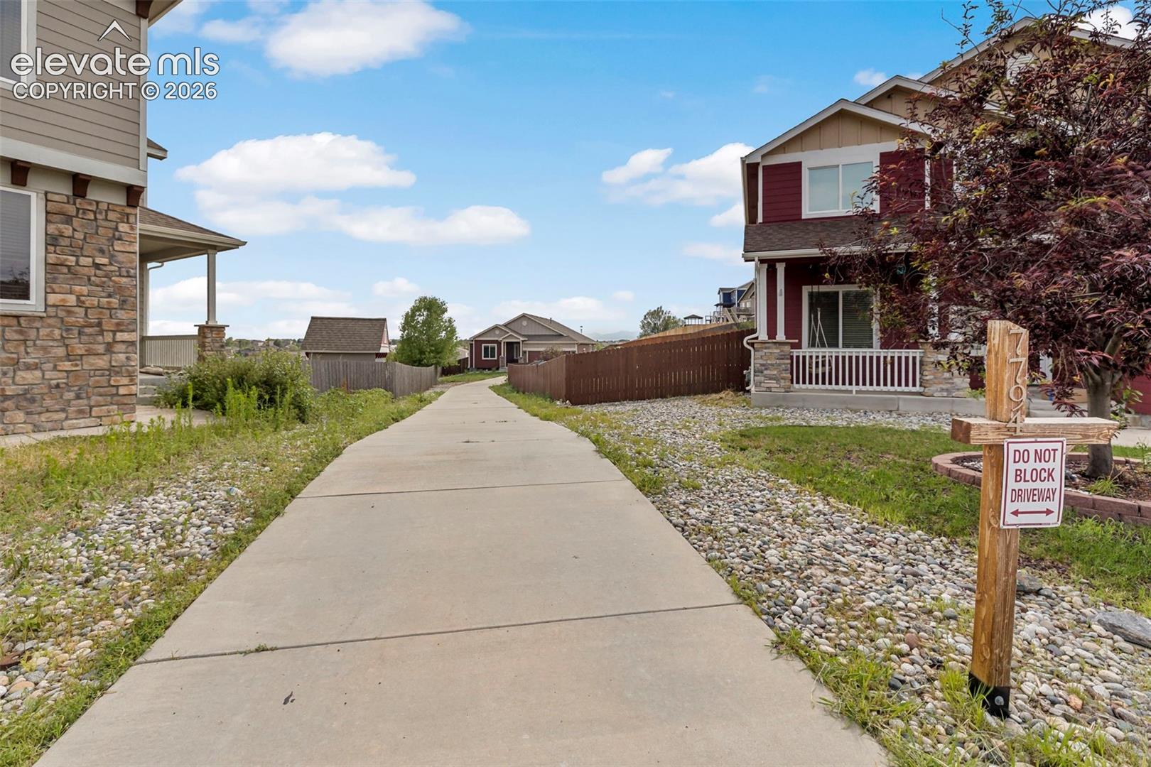 Listing photo 2 for 7794 Landover Lane