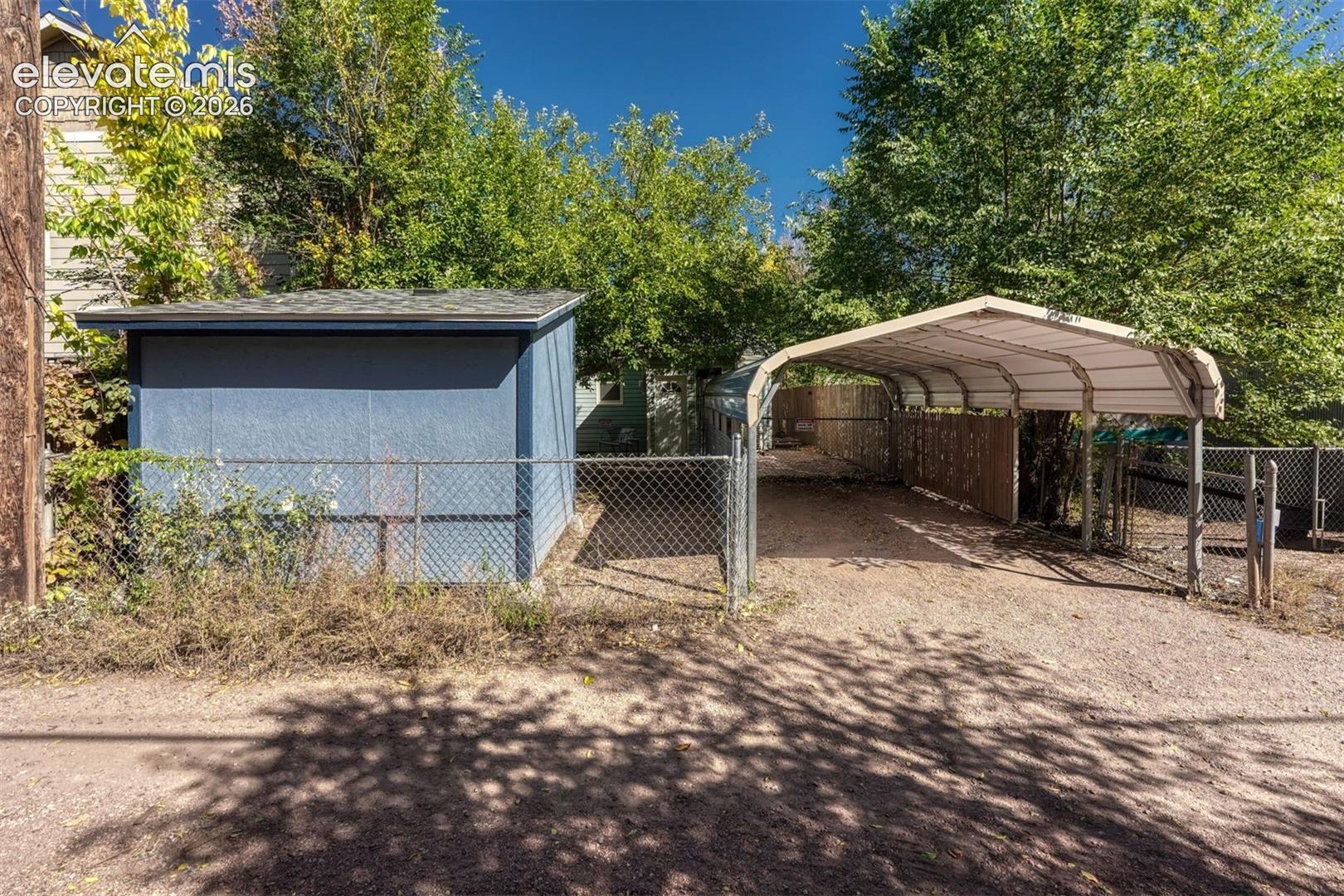 Listing photo 26 for 1725 W Cucharras Street