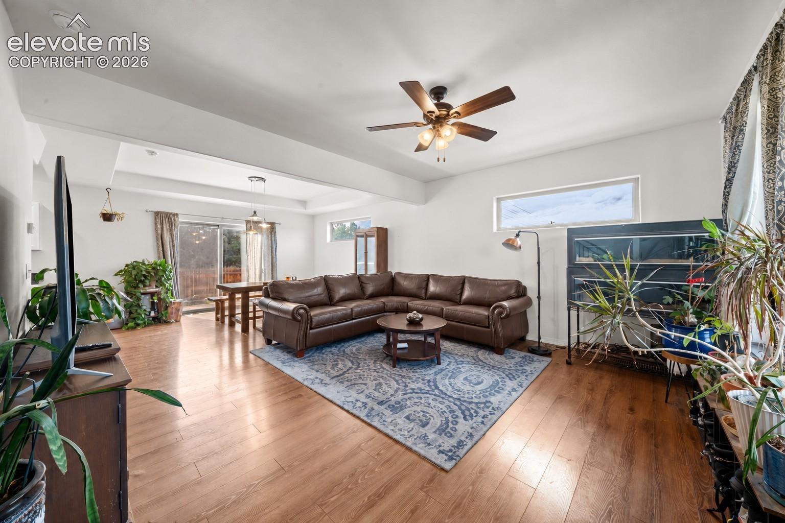 Listing photo 4 for 701 Valley View Drive