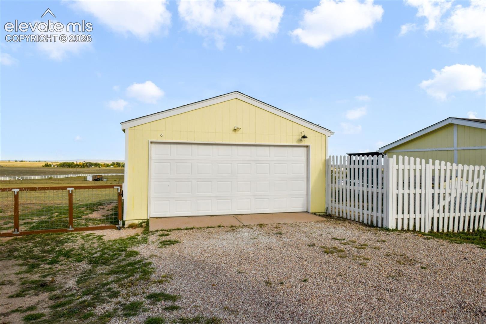 Listing photo 40 for 15054 Pamela Way