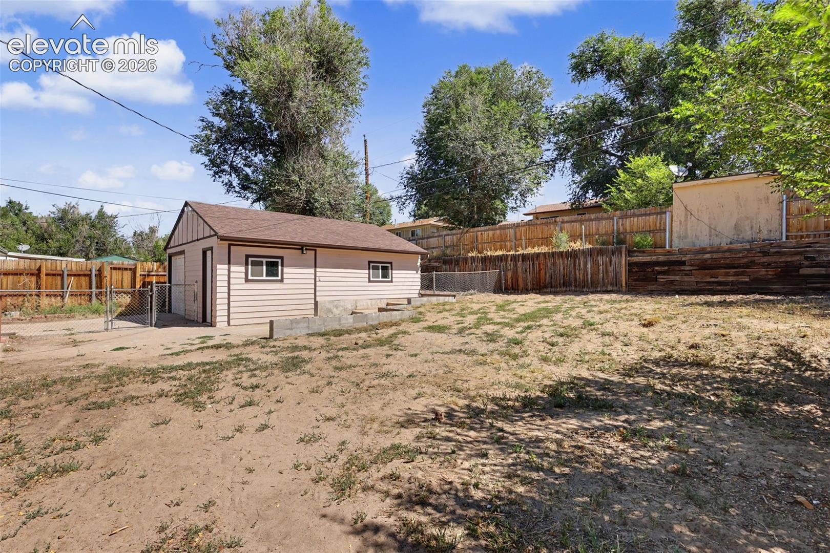 Listing photo 34 for 105 Linden Drive