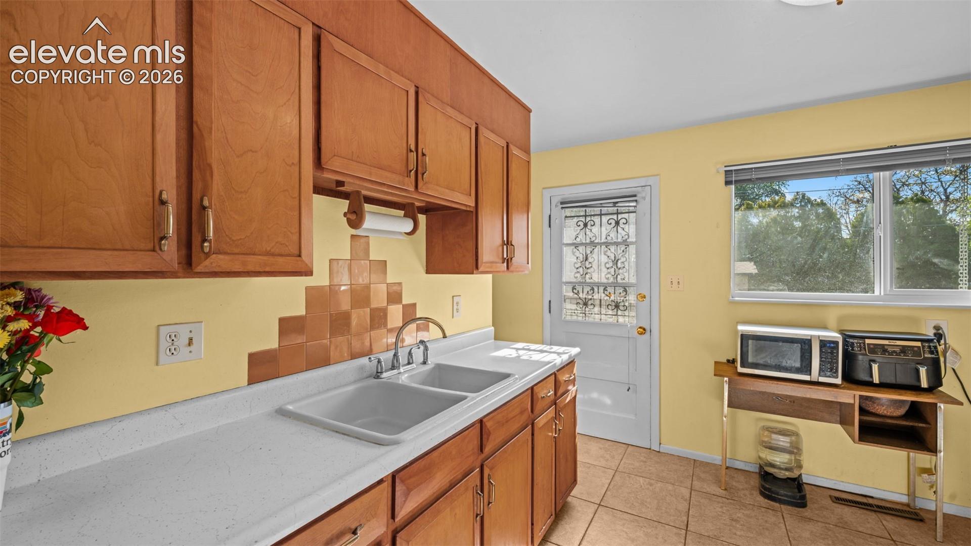 Listing photo 21 for 1819 Yakima Lane