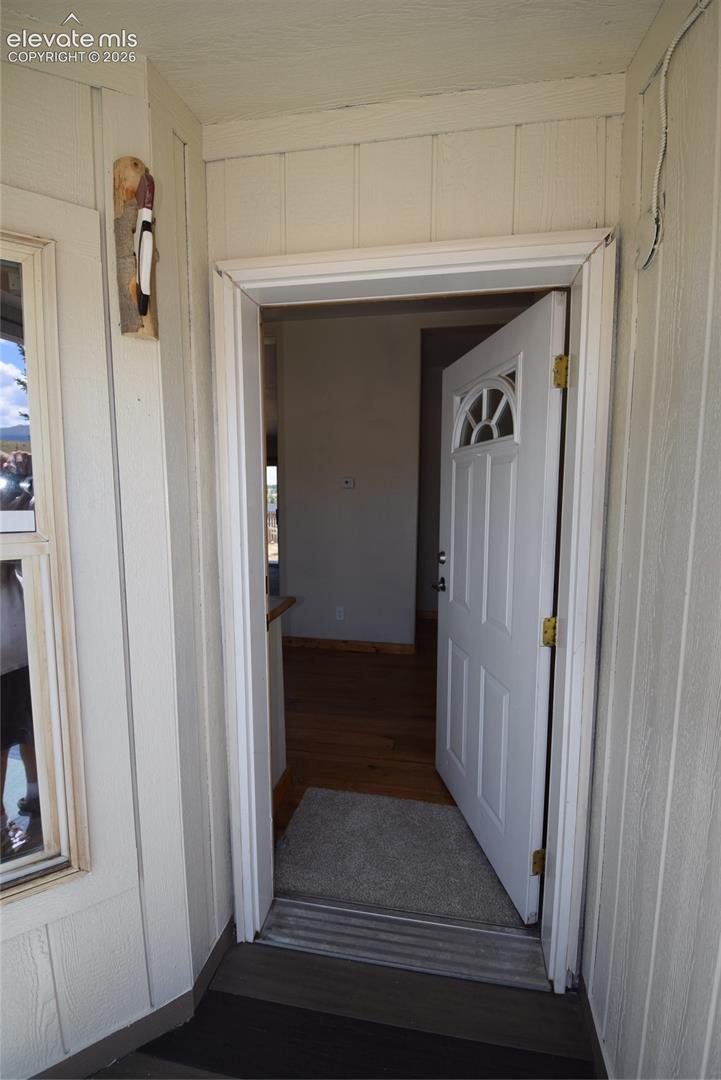 Listing photo 7 for 877 Maid Marian Drive