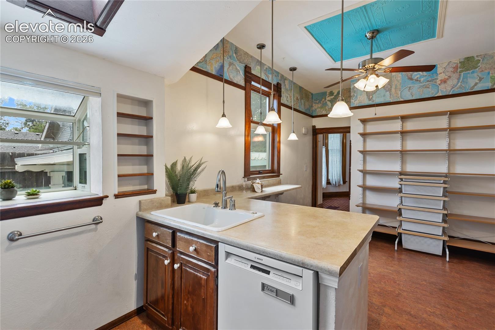 Listing photo 17 for 2210 W Kiowa Street
