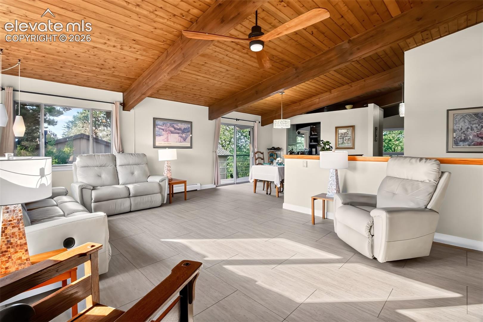 Listing photo 7 for 1224 E High Point Lane