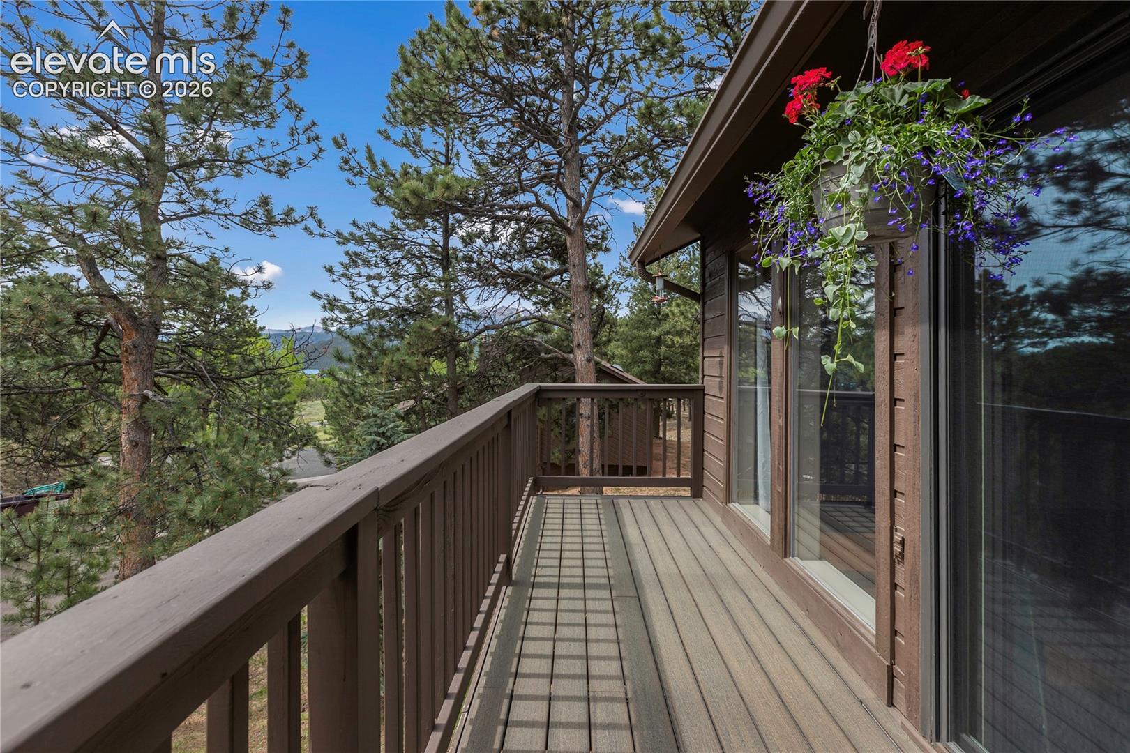 540 Greenway Court, photo 36
