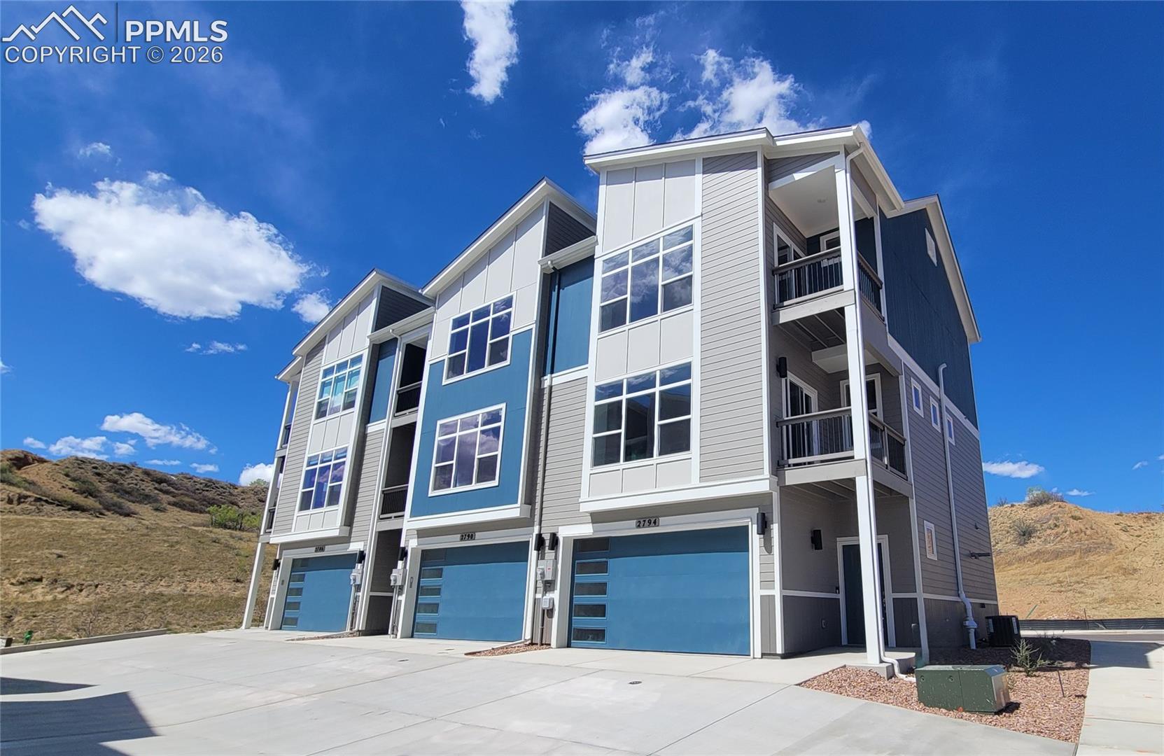 2794 Soleil Heights